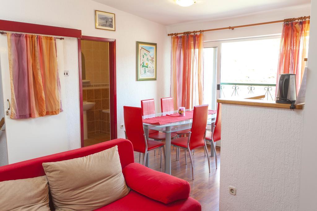 Carolija Apartment Makarska Oda fotoğraf