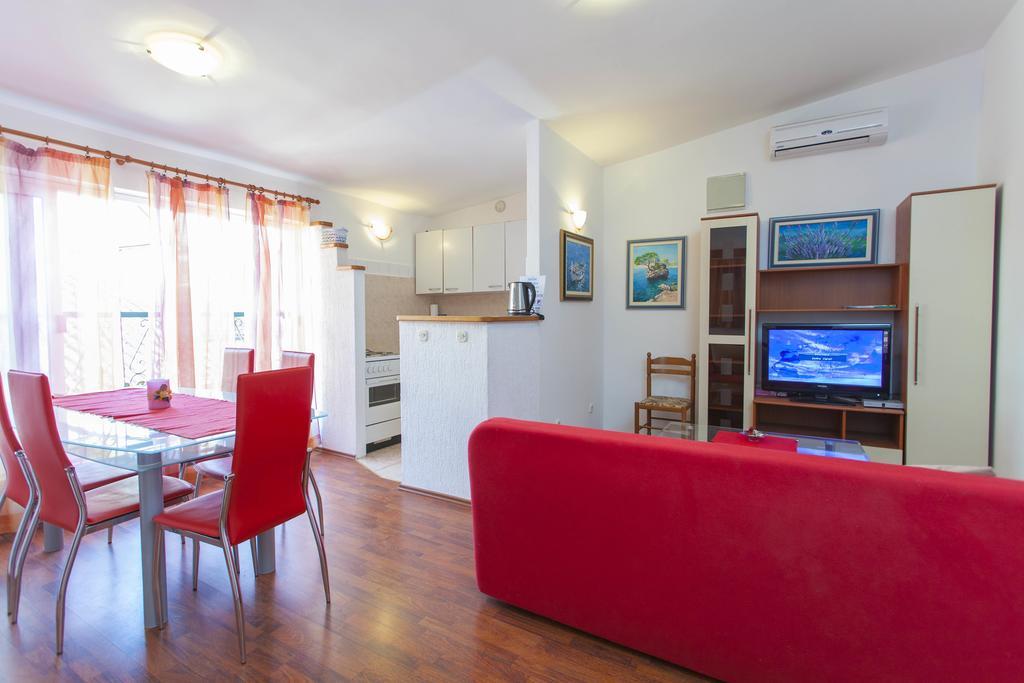 Carolija Apartment Makarska Oda fotoğraf