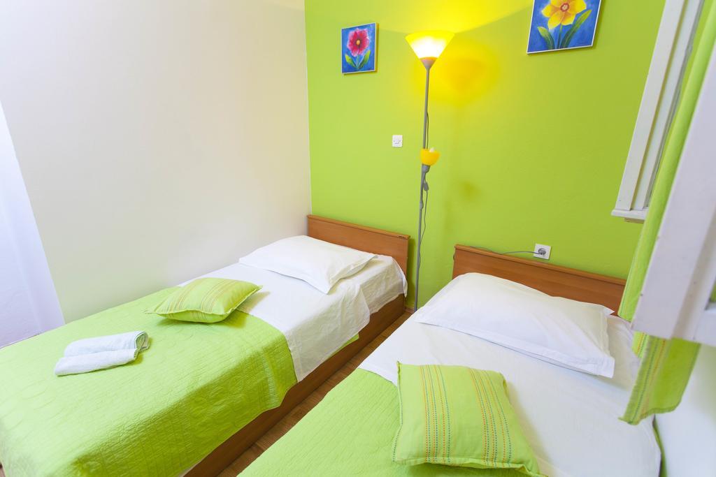 Carolija Apartment Makarska Oda fotoğraf